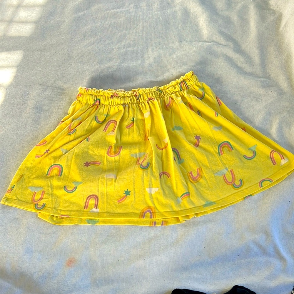 ⭐️ Cat & Jack yellow skorts with colorful rainbow clouds print girl L (10-12)